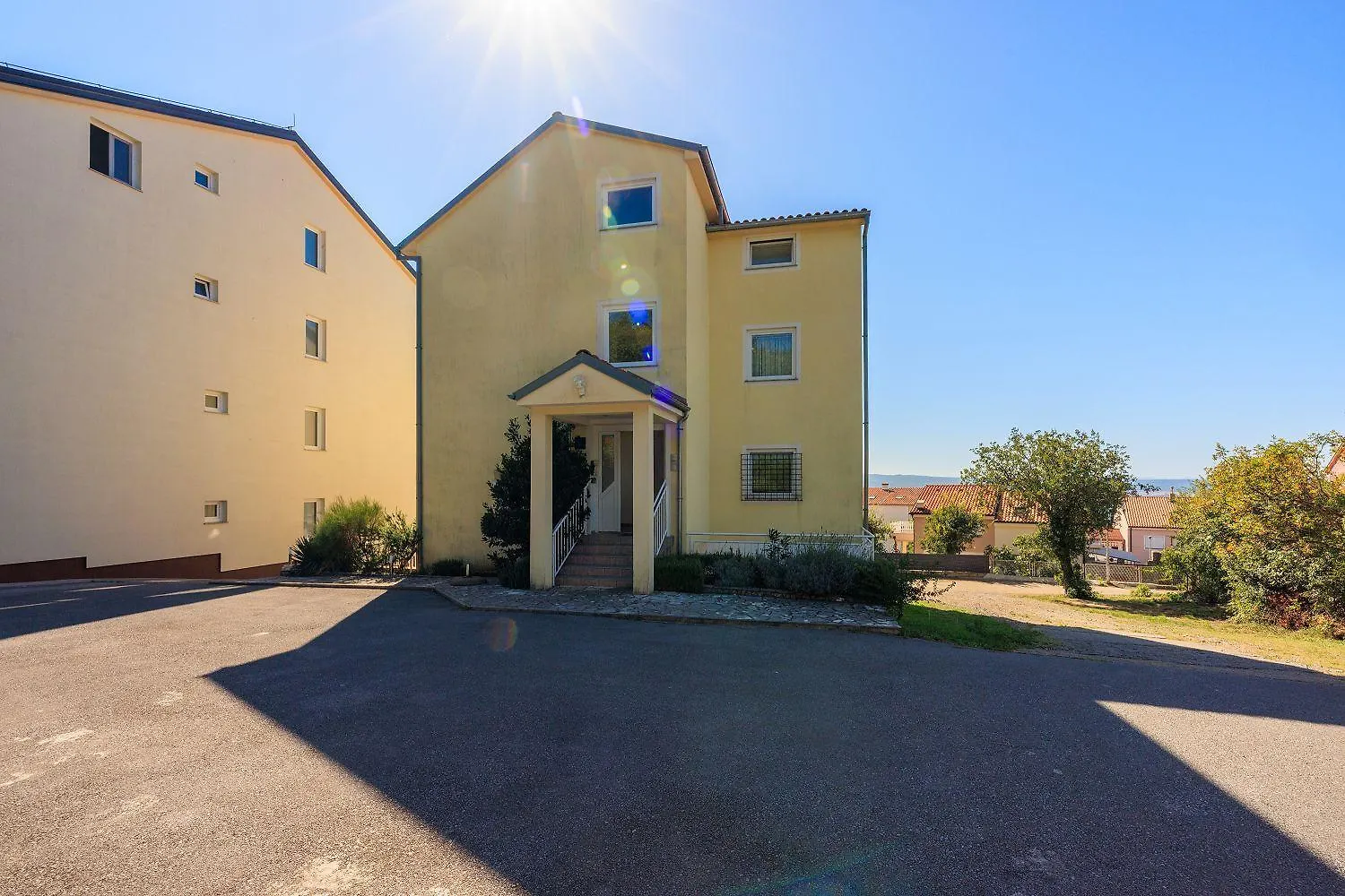 Lichtdurchflutetes Apartment Nur 350 Meter Zum Strand Mit Herrlichem Meerblick Dramalj Croatia
