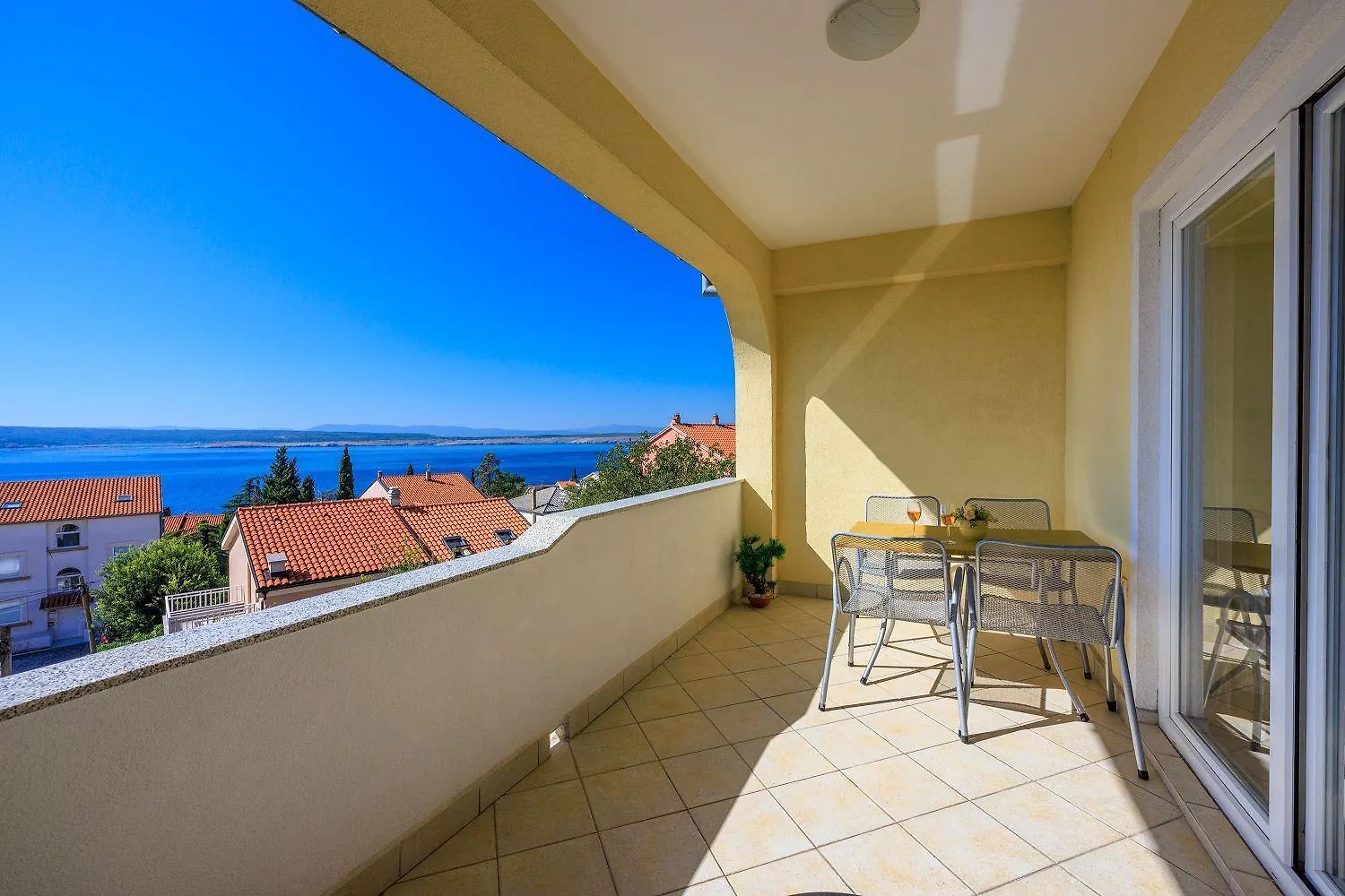 Lichtdurchflutetes Apartment Nur 350 Meter Zum Strand Mit Herrlichem Meerblick Dramalj 0*,
