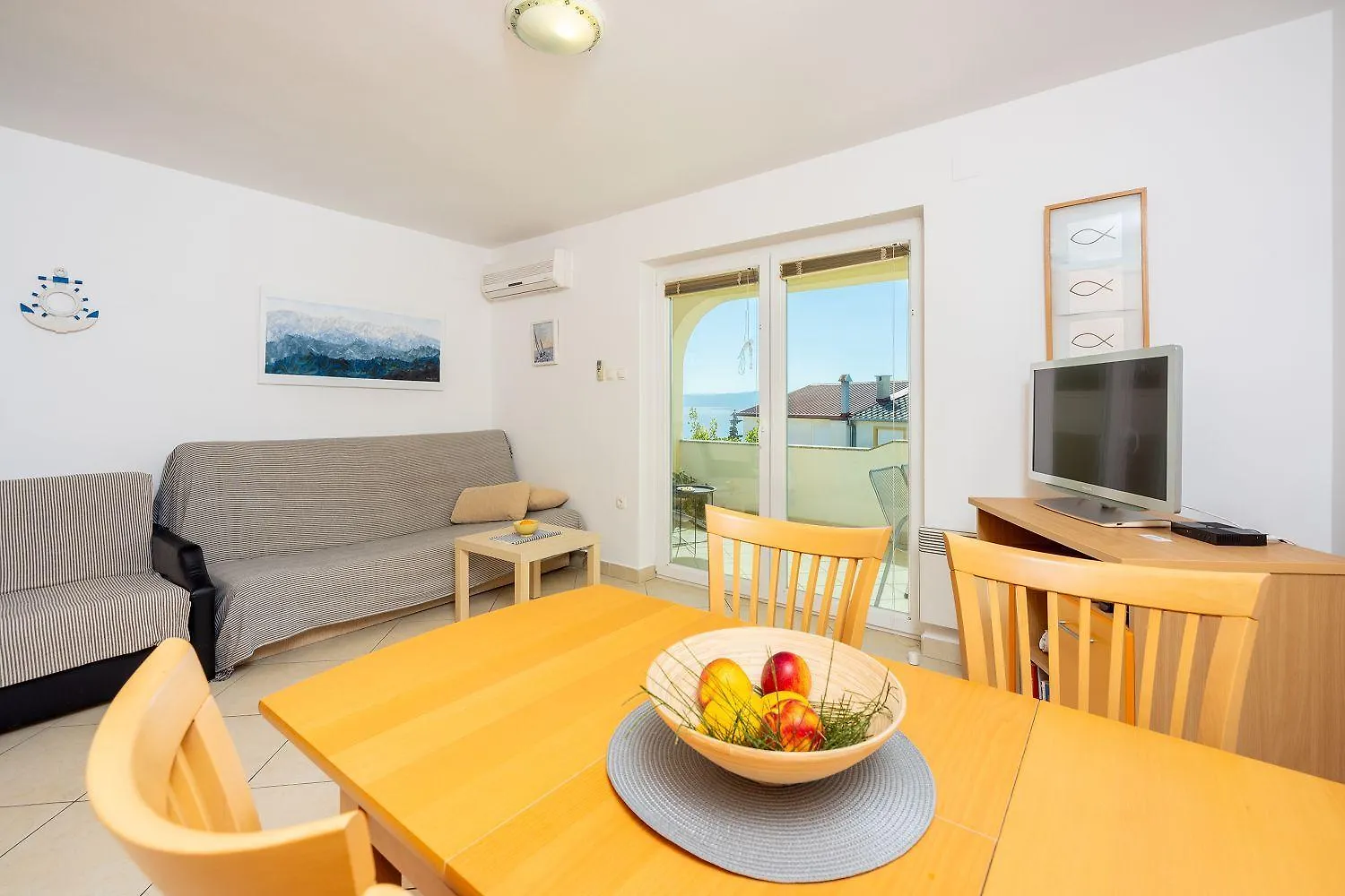 Lichtdurchflutetes Apartment Nur 350 Meter Zum Strand Mit Herrlichem Meerblick Dramalj